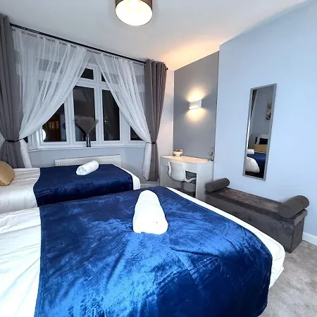 Modern,luxury 3-bedrooms For Groups & Contractors * Μπρίστολ