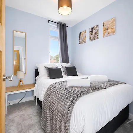 Modern, Luxury 3-bedroom For Families, Visitors And Contractors *