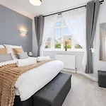 Modern,luxury 3-bedrooms For Groups & Contractors Bristol