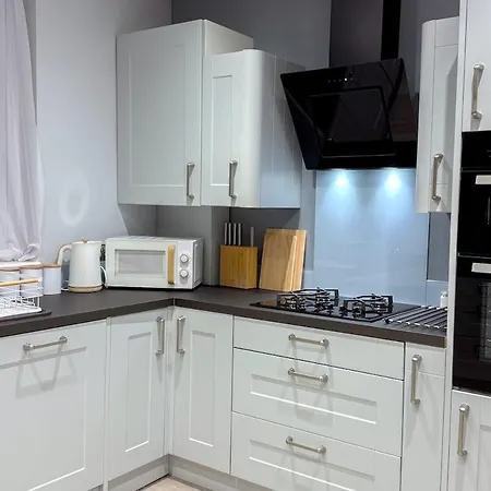 Modern,Luxury 3-Bedrooms For Groups & Contractors