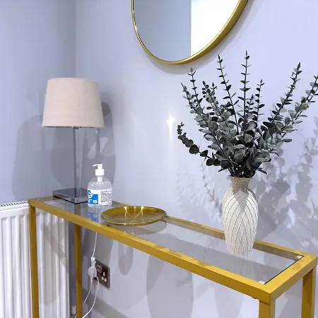 New 3-bed For Groups & Contractors