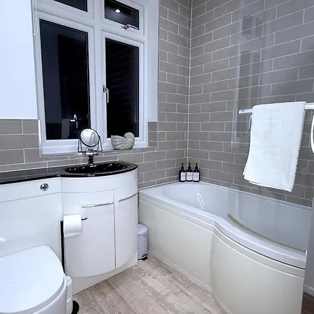 New 3-bed For Groups & Contractors * Bristol