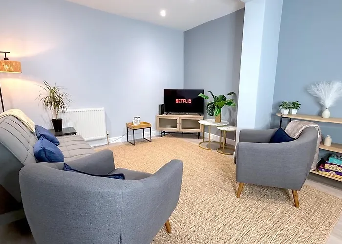 Semesterbostad New 3-bed For Groups & Contractors Bristol