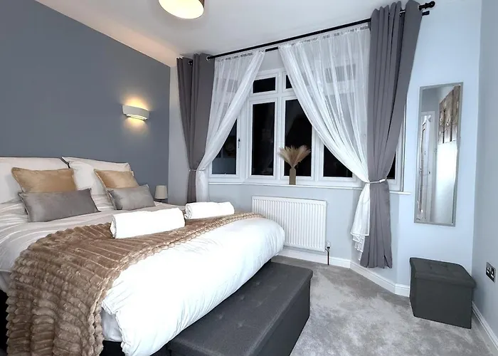 Modern,Luxury 3-Bedrooms For Groups & Contractors