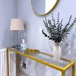 Modern,luxury 3-bedrooms For Groups & Contractors