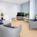 بيت للعطل Modern,luxury 3-bedrooms For Groups & Contractors *