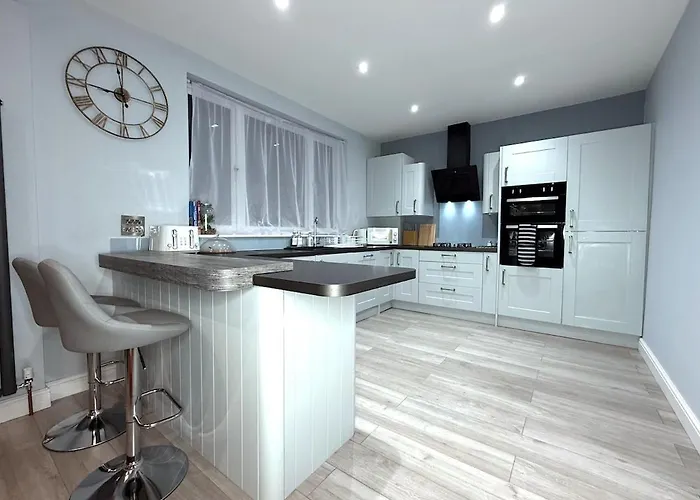 Modern,Luxury 3-Bedrooms For Groups & Contractors