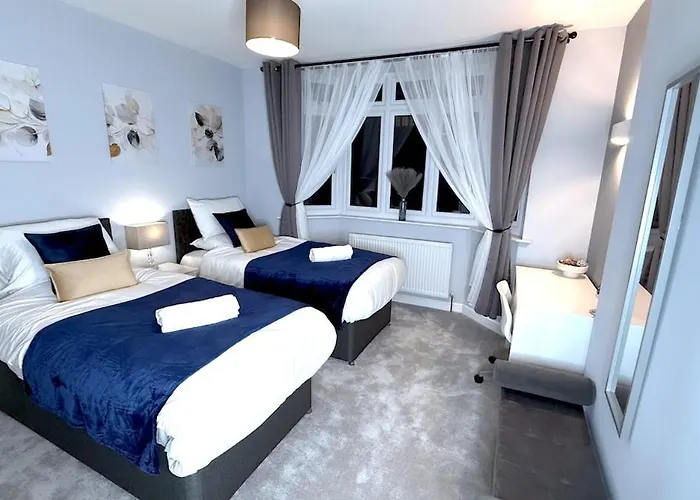 Modern,Luxury 3-Bedrooms For Groups & Contractors * בריסטול